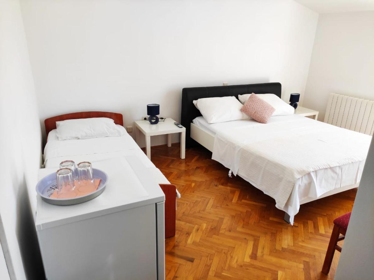Guesthouse Varnica Kaštel Lukšić Εξωτερικό φωτογραφία