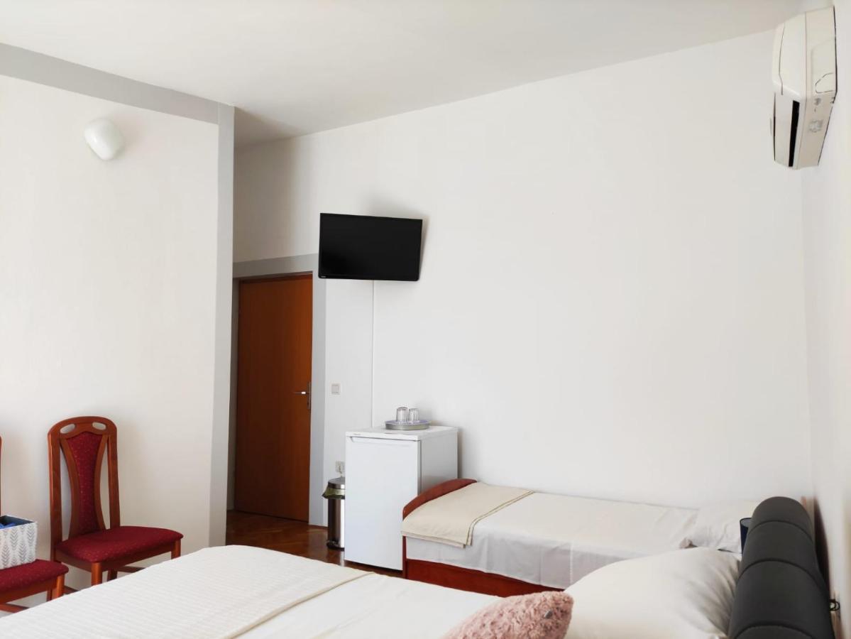 Guesthouse Varnica Kaštel Lukšić Εξωτερικό φωτογραφία