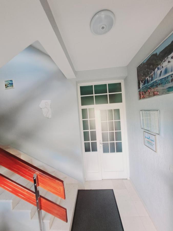 Guesthouse Varnica Kaštel Lukšić Εξωτερικό φωτογραφία