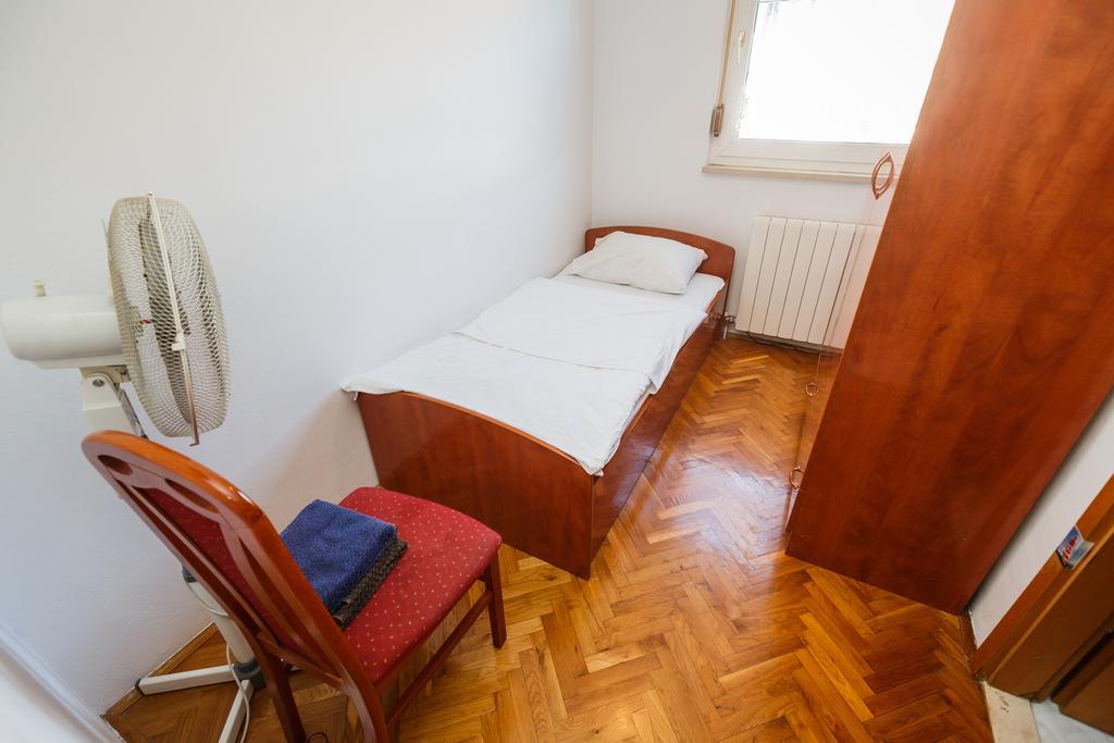 Guesthouse Varnica Kaštel Lukšić Δωμάτιο φωτογραφία
