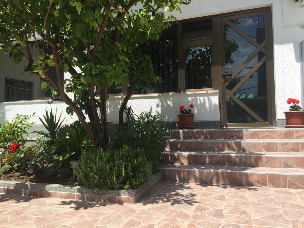 Guesthouse Varnica Kaštel Lukšić Εξωτερικό φωτογραφία