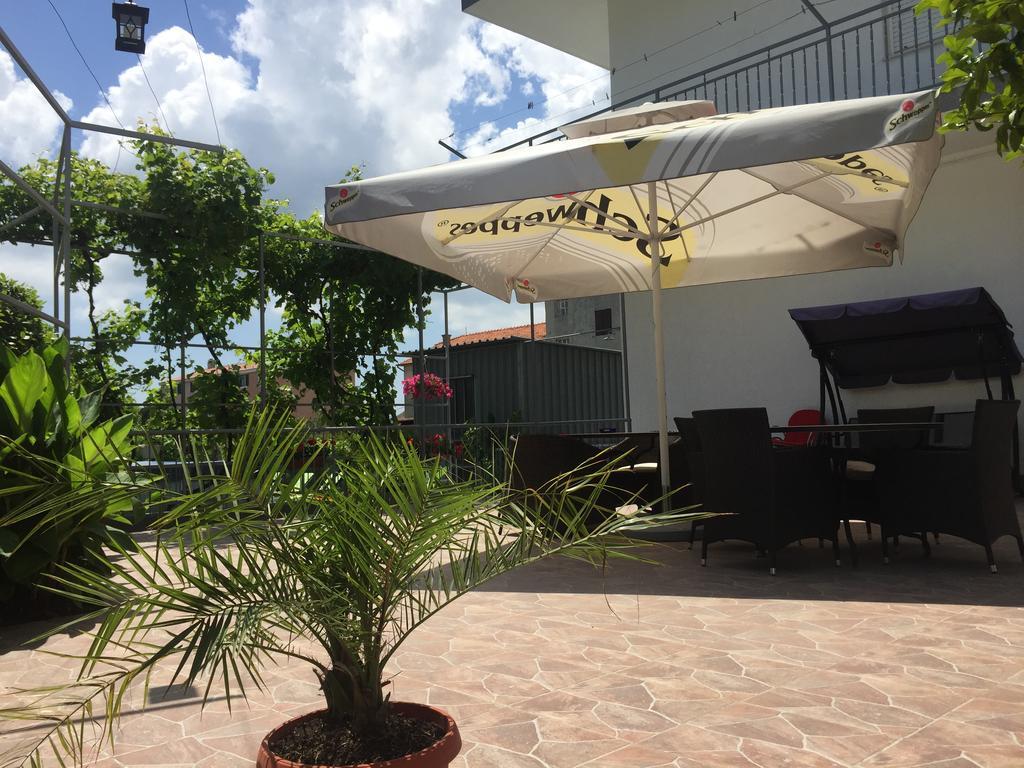 Guesthouse Varnica Kaštel Lukšić Εξωτερικό φωτογραφία