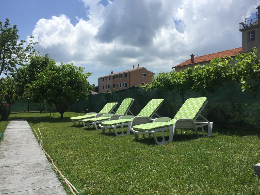 Guesthouse Varnica Kaštel Lukšić Εξωτερικό φωτογραφία