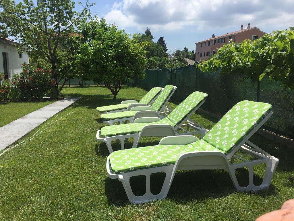 Guesthouse Varnica Kaštel Lukšić Εξωτερικό φωτογραφία