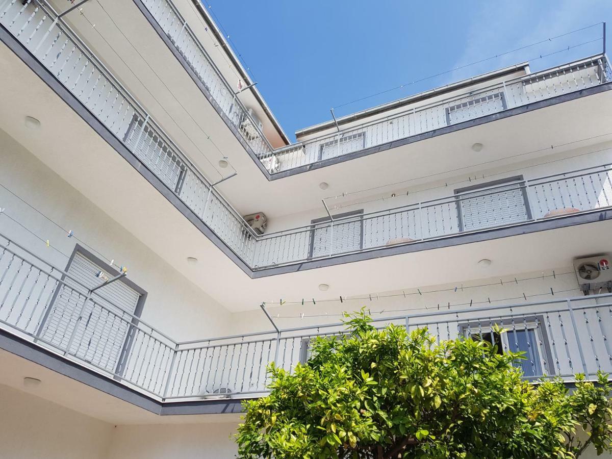 Guesthouse Varnica Kaštel Lukšić Εξωτερικό φωτογραφία
